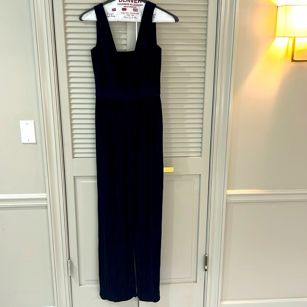 Navy jumpsuit in pretty crinkle fabric